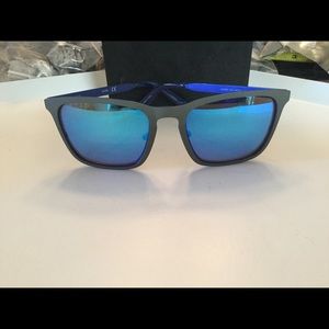 GUESS AARON MENS SUNGLASSES BLUE MIRROR PRE-OWNED